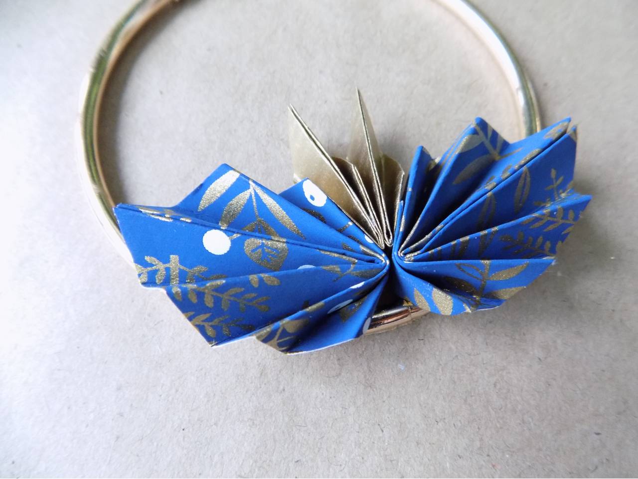 Ornement de sapin origami "Songe d'hiver"