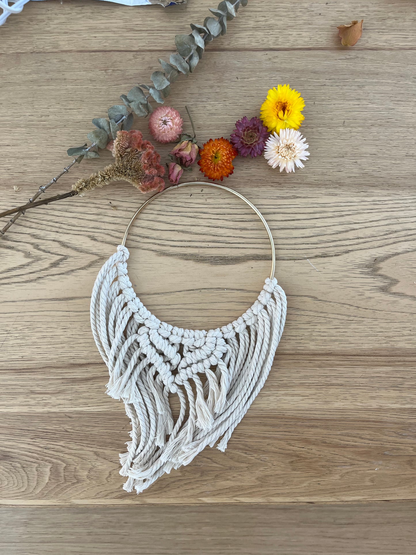 Atelier créatif - Couronne en macramé et fleurs séchées